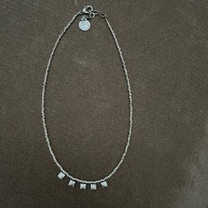 Beautiful silver Metal Pointus Paris necklace, excellent condition